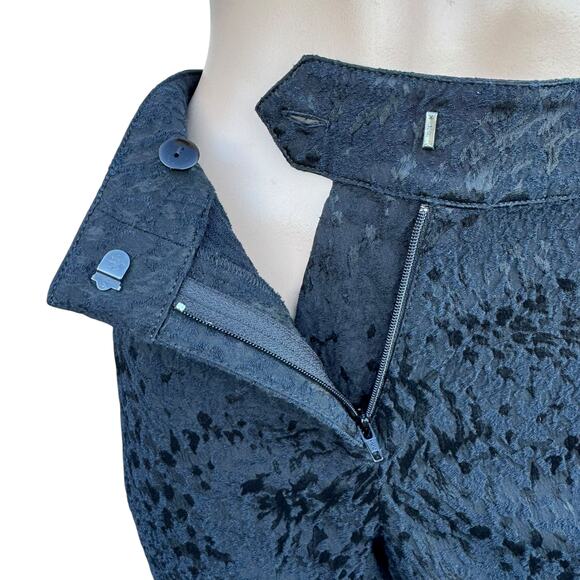 St. John Couture 4 Black Textured Capri Pants Flat Front Mid Rise Trousers - Picture 6 of 9